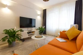 Fully Renovated 2BR Flat in Prime Location at Moda - Image 3