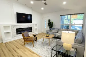 No guest fee/Elegant/Pet friendly/15mins to DT - Image 2