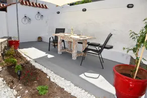 STELLA'S LUXURY HOUSE - Image 2