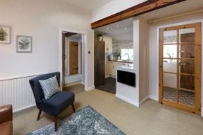 Quaint & cosy Post box cottage with Free car park - Image 5