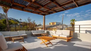 Rooftop Oasis • Walk to Beach&Downtown • Sleeps 10 - Image 2