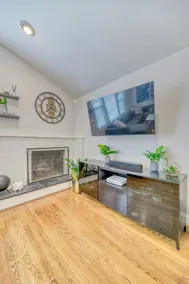Modern DC Bungalow | 4BR + 2 Free Parking Spots - Image 5