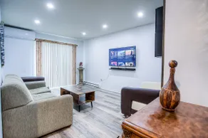 Beautiful Spacious 4BR with Pool Table! in MTL - Image 2