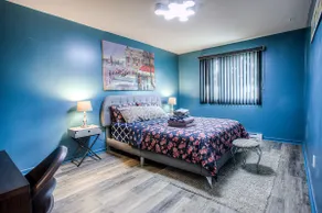 Beautiful Spacious 4BR with Pool Table! in MTL - Image 5