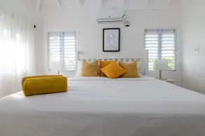 Eshae Living - Uniquely Modern Beach House 3 - Image 3