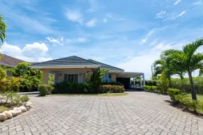 Eshae Living - Uniquely Modern Beach House 3 - Image 5