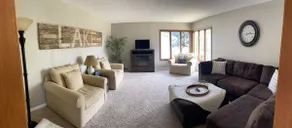 2 bedroom home with private dock by the lake - Image 3