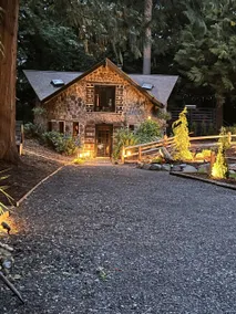 AMAZING!”Hobbit House” Log Cabin by Lake - Image 2