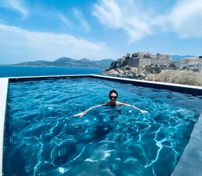 Waterfront apartment, prestige villa, sea access - Image 2