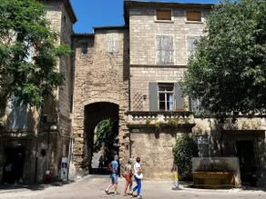 Maison de ville chic au centre de Pézenas - Image 2