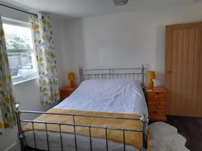 Super one bedroom apartment in the Surrey Hills - Image 5