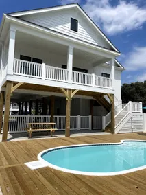 Pool, breezy porch, w/ beach access - Image 3