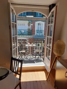 Charming apartment. Side view of the sea – fiber - Image 3