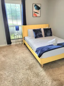 Cozy-Stylish 3-Bedroom Home - Image 4