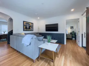 Perfect Campus Home - 99 Walk Score 4bd, Sleeps 10 - Image 2