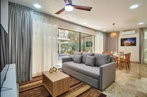 Sherlock - Swim up Suite & Gym & Beach Club Access - Image 2