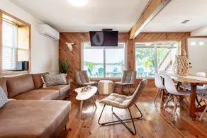 Lakefront Home on Woodstock Way - Image 3