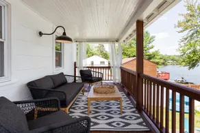 Lakefront Home on Woodstock Way - Image 4