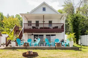 Lakefront Home on Woodstock Way - Image 2