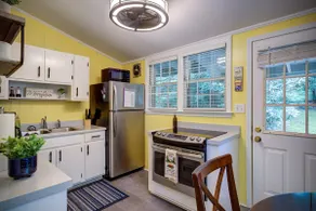 Prime Location surrounded by Nature! - Image 5