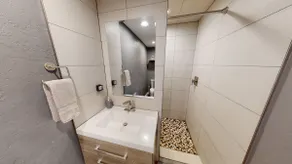 Newly Remodeled Studio -Private yard/entrance - Image 3