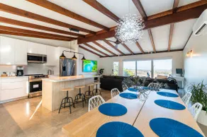 LA Hillside Dream-Amazing Views-Sauna-Tsla Chrgr - Image 4