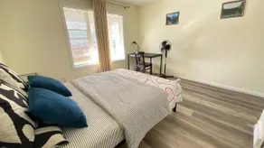 Entire Spacious Sunny Walkout Basement 2-Bedroom - Image 4