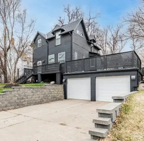 Gorgeous Midtown 3 Bedroom Home - Image 4