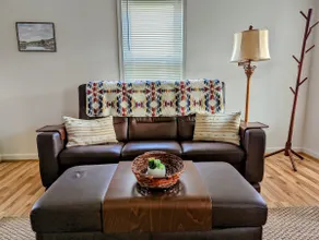 The Warren House - Image 5