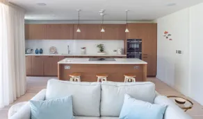 Luxury beachfront property sleeps 6  - parking - Image 3