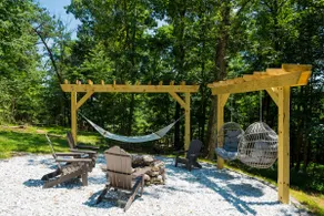 Cozy & Peaceful ⛺️ cabin 🪵 + 🔥 Tub + 🐶 friendly - Image 3