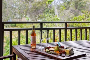 Kangaroo Views By the Sea *Pet Friendly* with A/C - Image 3