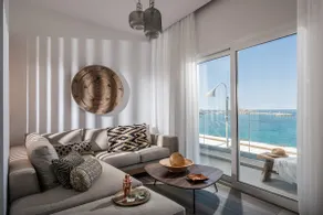 Khroma Luxury Suite 1 Beach front apartment - Image 2