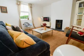 Ideal to explore Wolds & Lincoln | Pass The Keys - Image 3