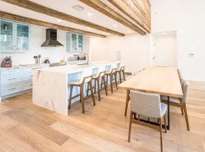 Modern Chalet nestled in Wentworth Valley. - Image 3