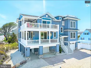 Awesome 5 bed, 5 bath, heated pool - short walk to the beach! - Image 2