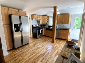 Classic Peaks Island Cottage - 5 min walk to Ferry - Image 3
