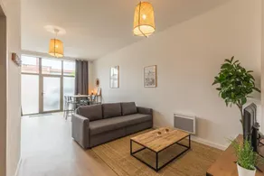 Modern Downtown Loft – Free Parking - Image 3