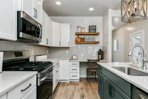Dreamy Modern Farmhouse -Perfect Location- - Image 2