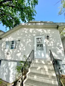Cheerful 4-Bedroom home in Midtown Omaha - Image 2