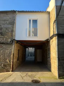 Bridge House in the historic center of Muros - Image 2