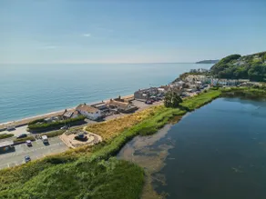 Luxury Beachfront House, Sleeps 12, Free Parking - Image 5