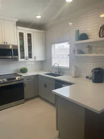 Charming Waterfront 2 Bedroom Townhouse - Image 3