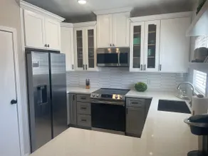 Charming Waterfront 2 Bedroom Townhouse - Image 2