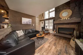 Modern/Rustic 2-bedroom Townhouse + Bonus Loft - Image 3