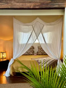 \"Meteor\": River View Penthouse in Downtown Mystic - Image 5