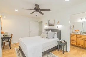 Charming 2BR Townhouse in Historic Neighborhood - Image 5