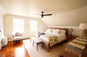 The Garden Loft - A Charming Choate Stay - Image 5