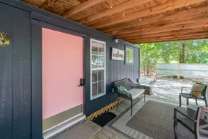 Chic Cabin, 8-acres, patio, grill, peace & rest - Image 5