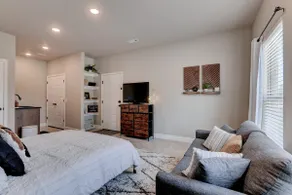 Cozy and Relaxing Guest Suite - Image 4